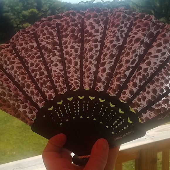 Fans - Picture 5 of 5